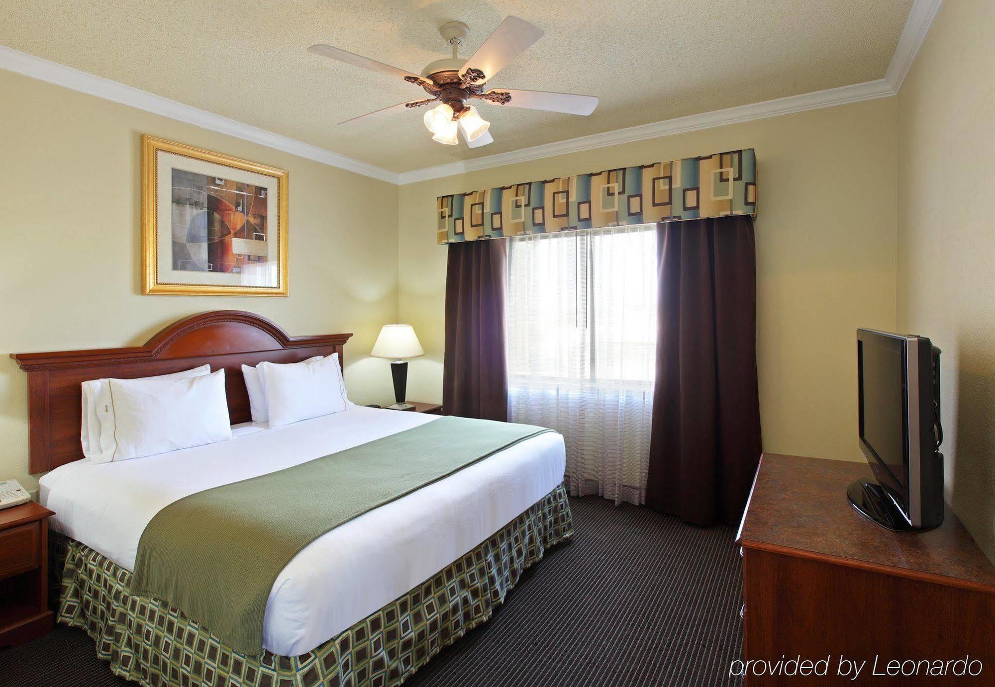 Holiday Inn Express Hotel & Suites Greenville By Ihg Oda fotoğraf