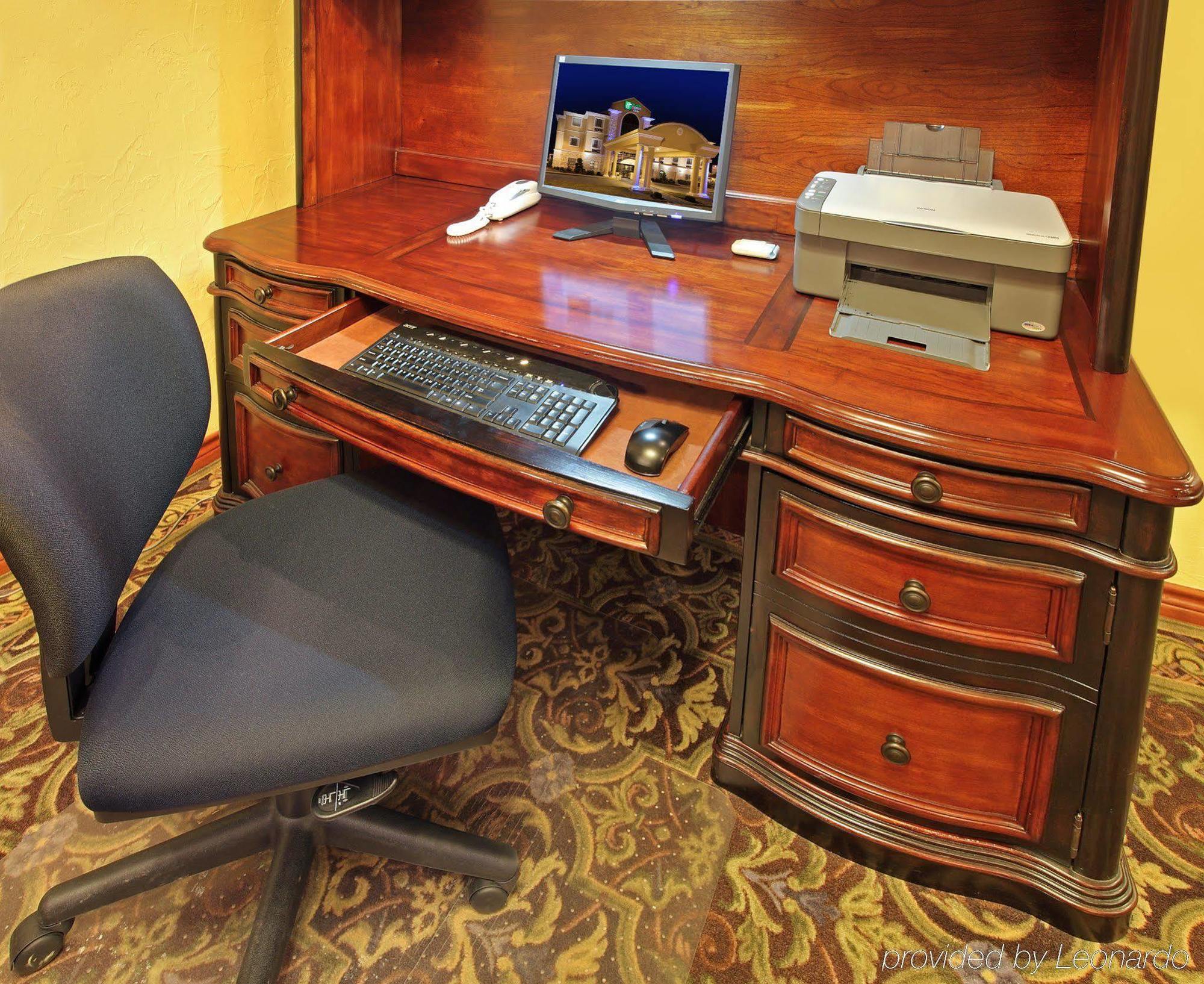 Holiday Inn Express Hotel & Suites Greenville By Ihg Konforlar fotoğraf