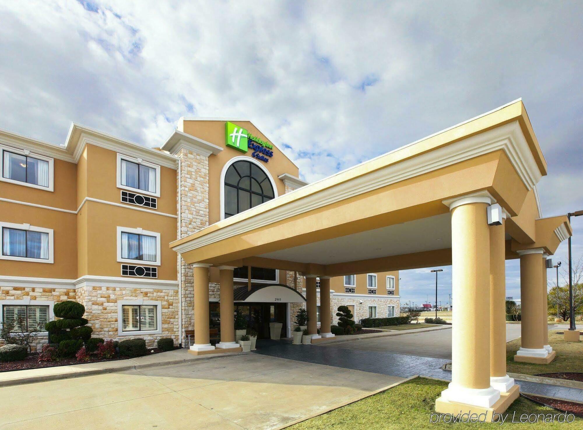 Holiday Inn Express Hotel & Suites Greenville By Ihg Dış mekan fotoğraf