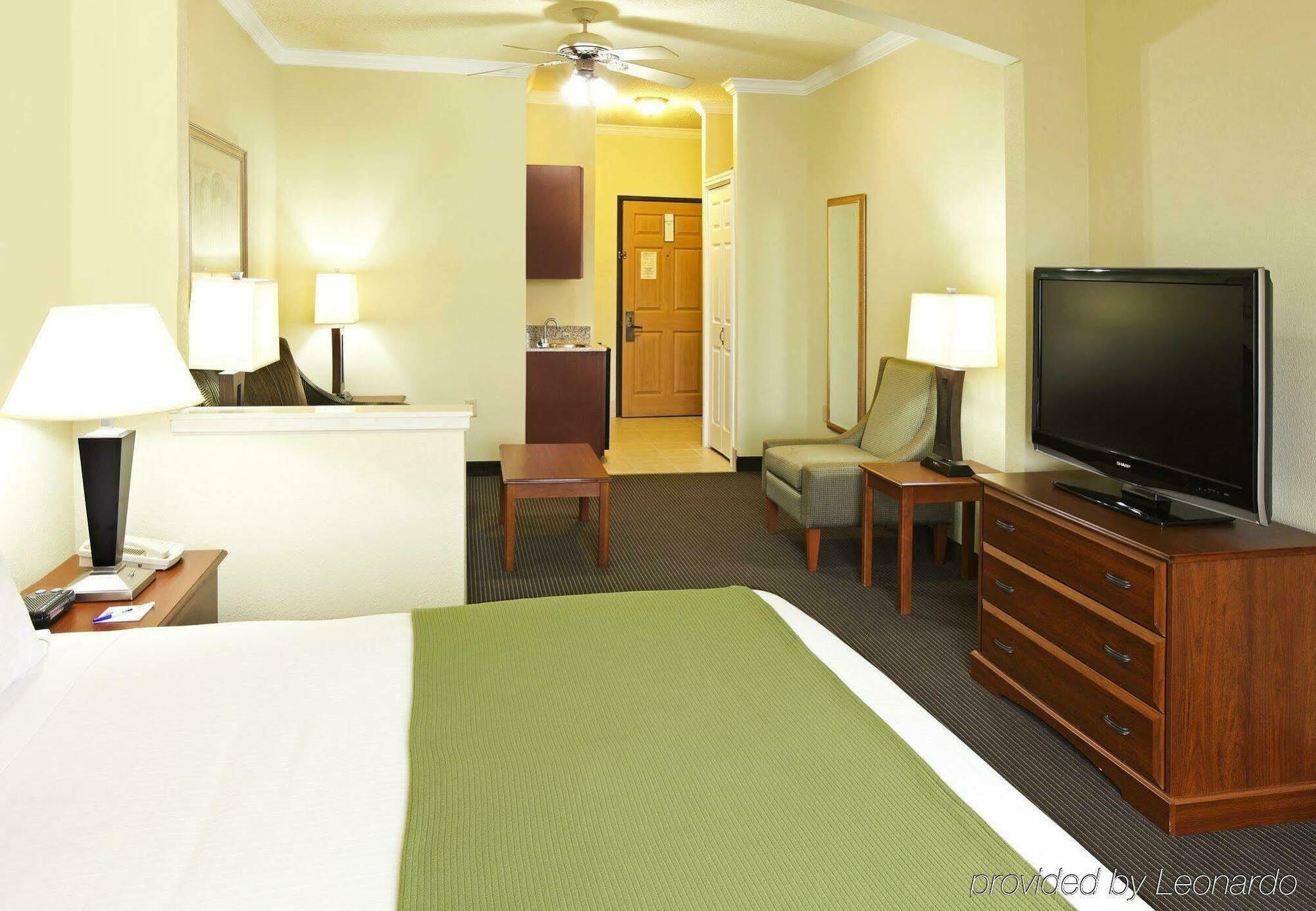 Holiday Inn Express Hotel & Suites Greenville By Ihg Dış mekan fotoğraf